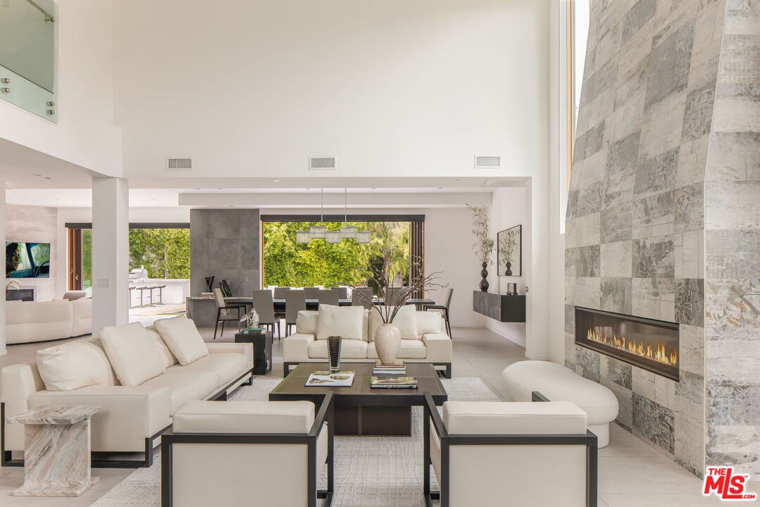 12443 W Sunset Blvd