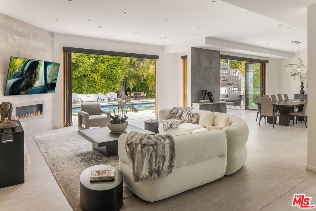12443 W Sunset Blvd