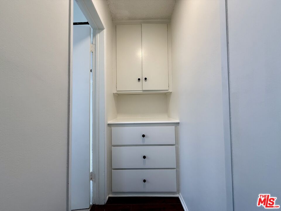 6350 Willoughby Ave Unit: #3