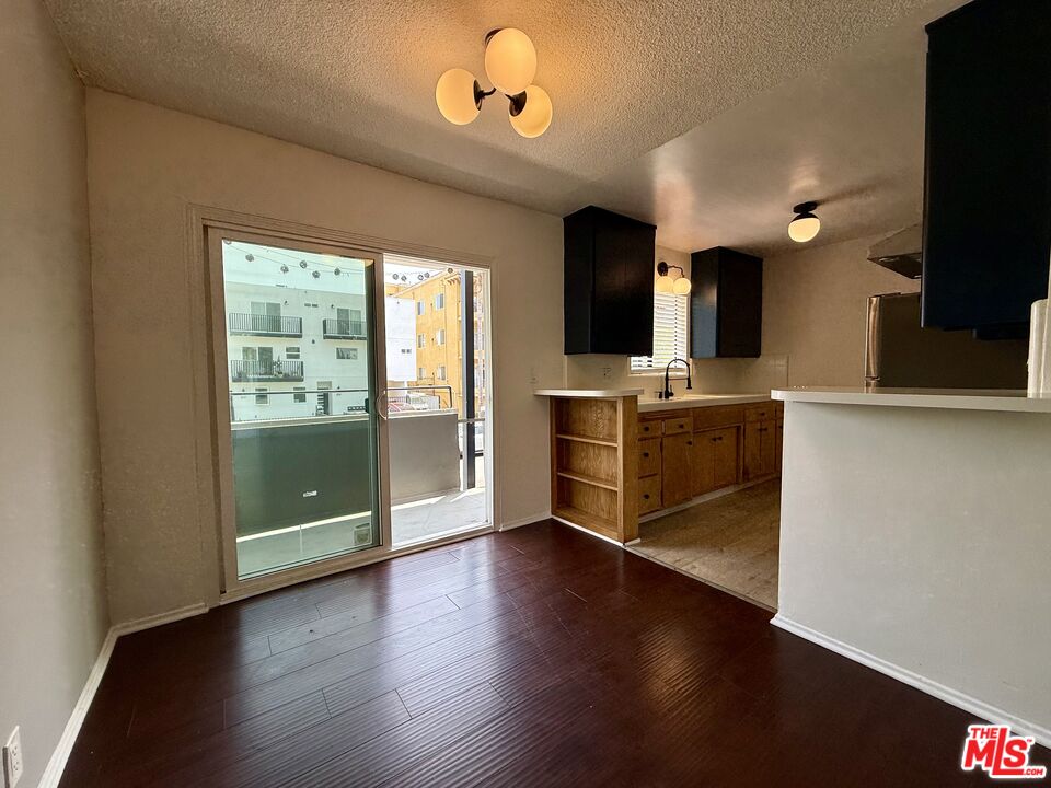 6350 Willoughby Ave Unit: #3