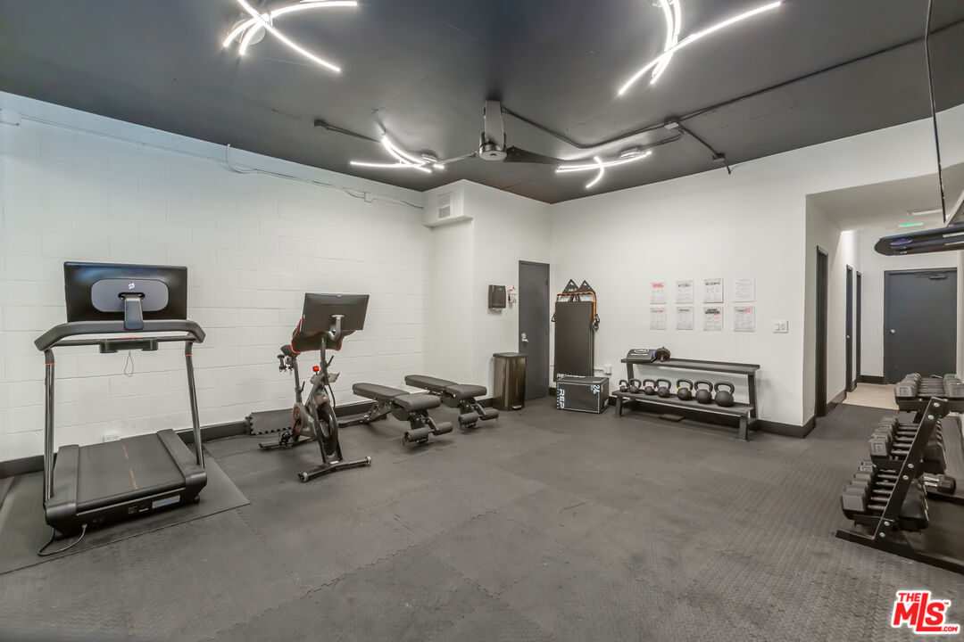 1010 N Kings Rd Unit: 308