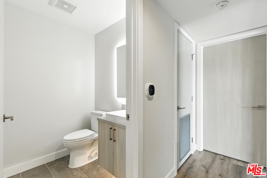 10951 National Blvd Unit: 303