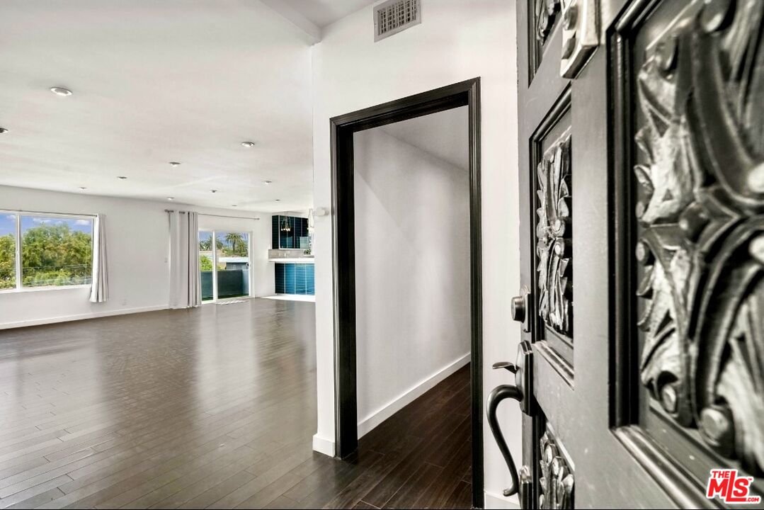 825 S Le Doux Rd Unit: 303