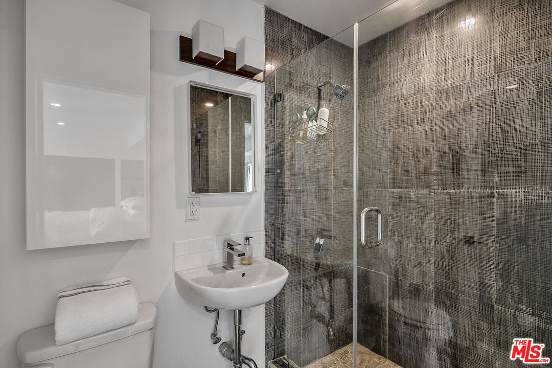 2609 Creston Dr Unit: OR