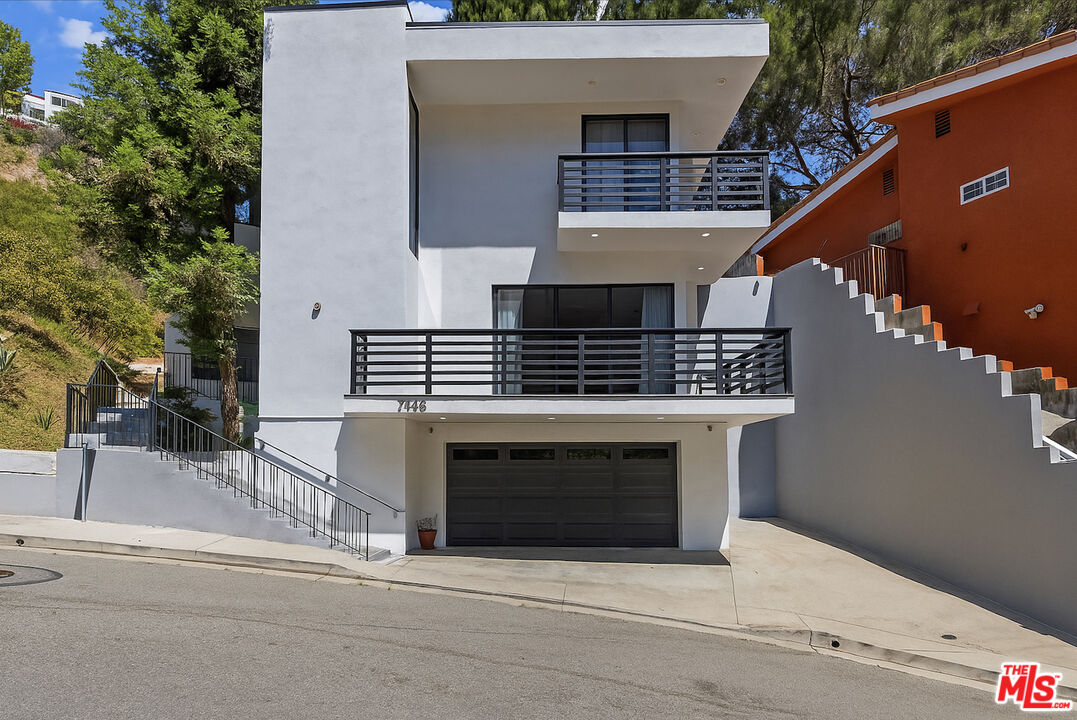 2646 Rinconia Dr