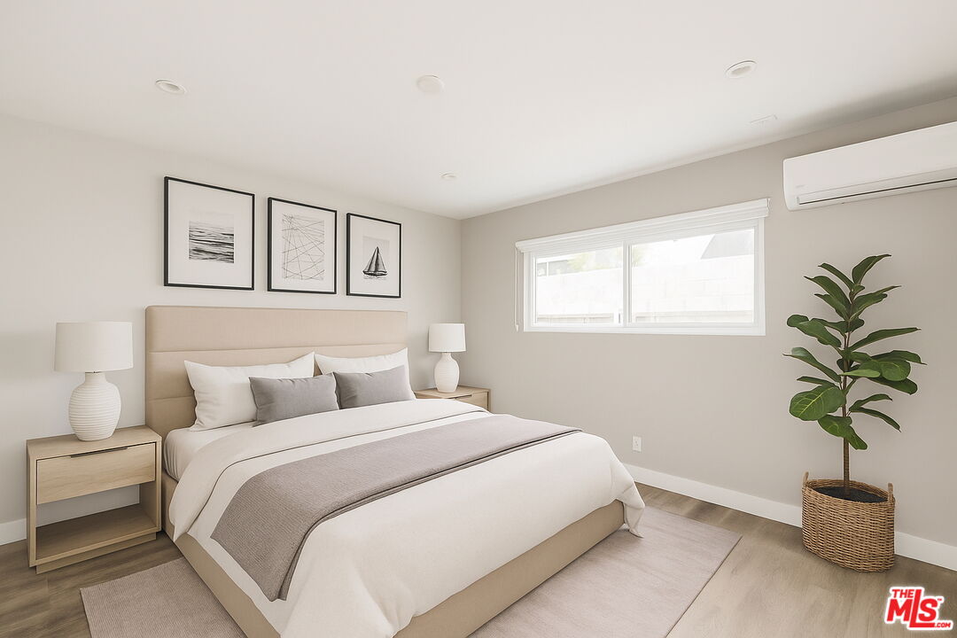 1307 Tamarind Ave Unit: 2