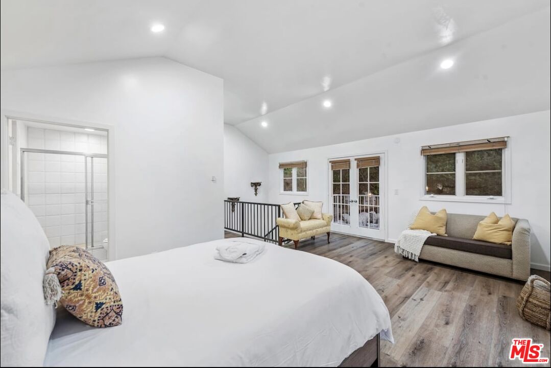 1174 Coldwater Canyon Dr