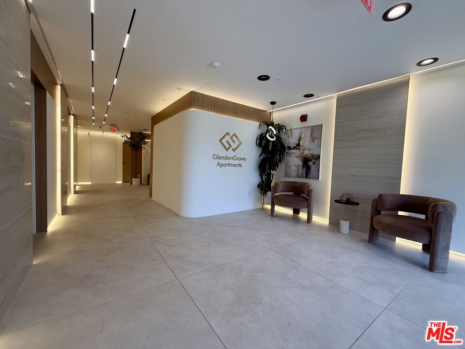 3750 Glendon Ave Unit: 34