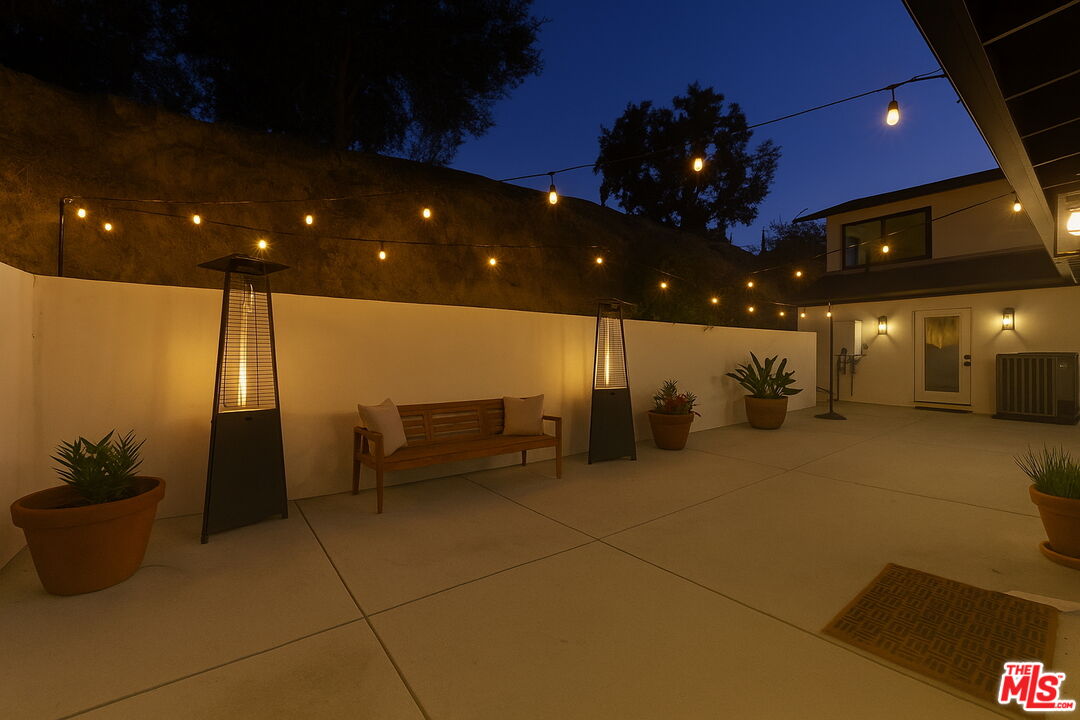 9425 Gierson Ave Unit: 1/2