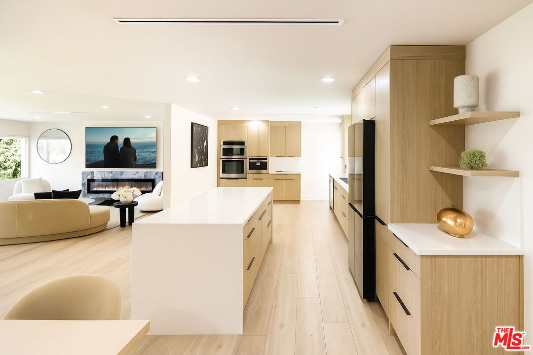 9425 Gierson Ave Unit: 1/2