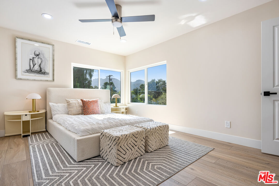 9425 Gierson Ave Unit: 1/2