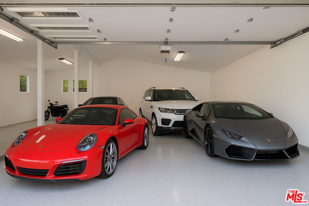 9425 Gierson Ave Unit: 1/2