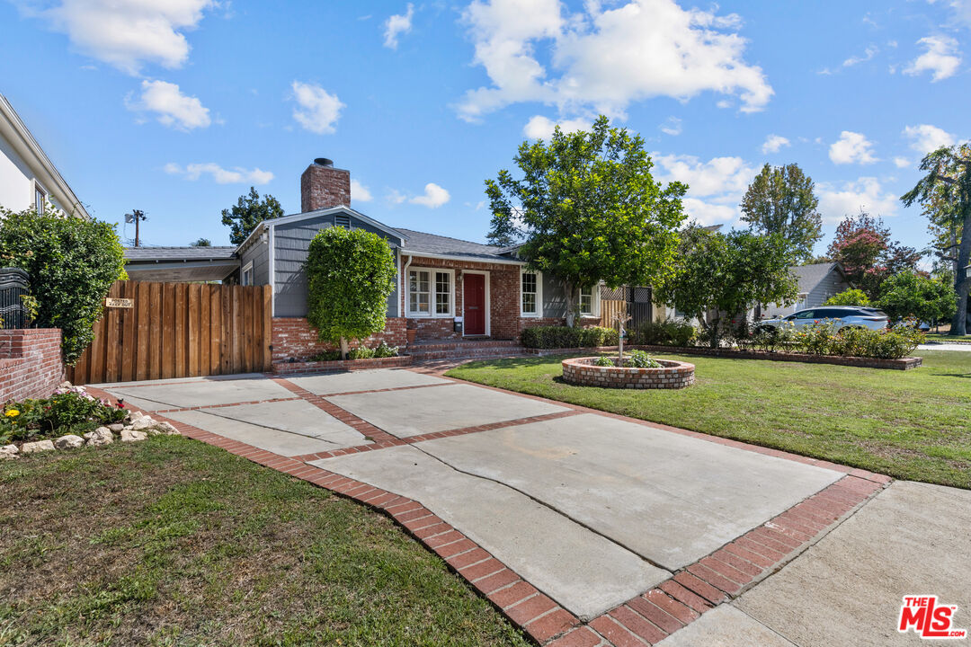 4814 Lemona Ave Unit: #Guest