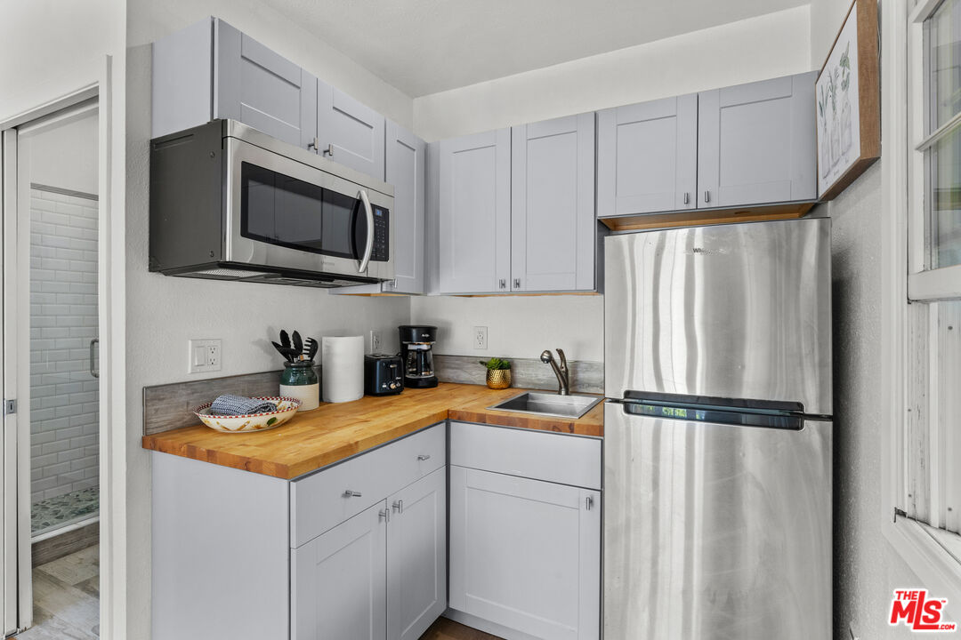 4814 Lemona Ave Unit: #Guest