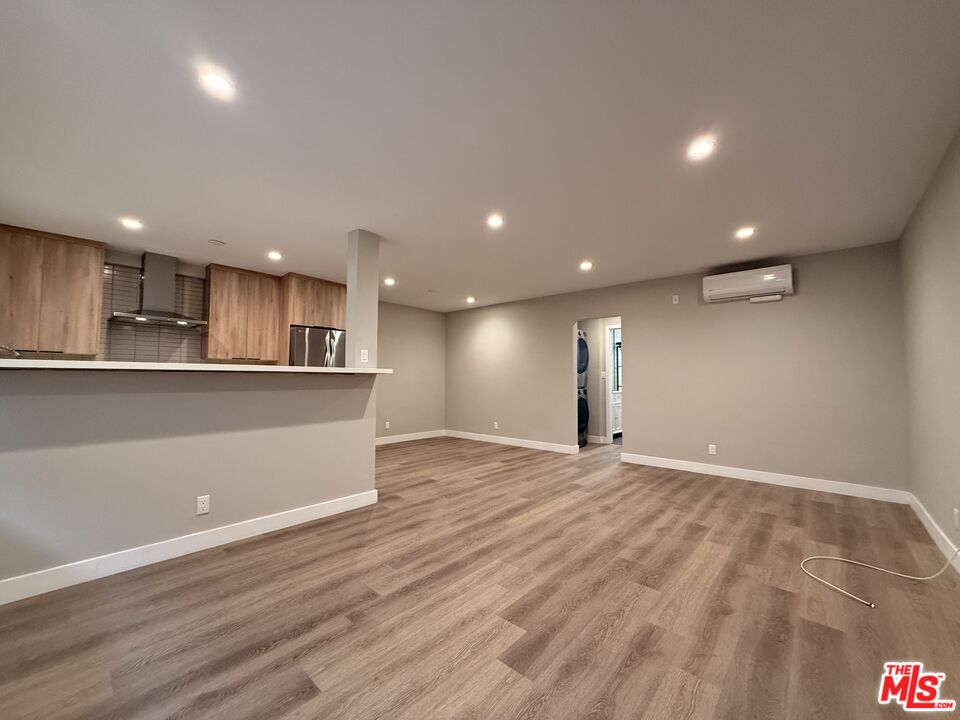 1307 Tamarind Ave Unit: 3