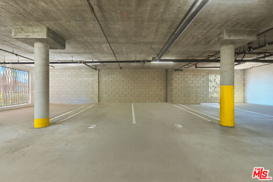 3401 S Bentley Ave Unit: 306