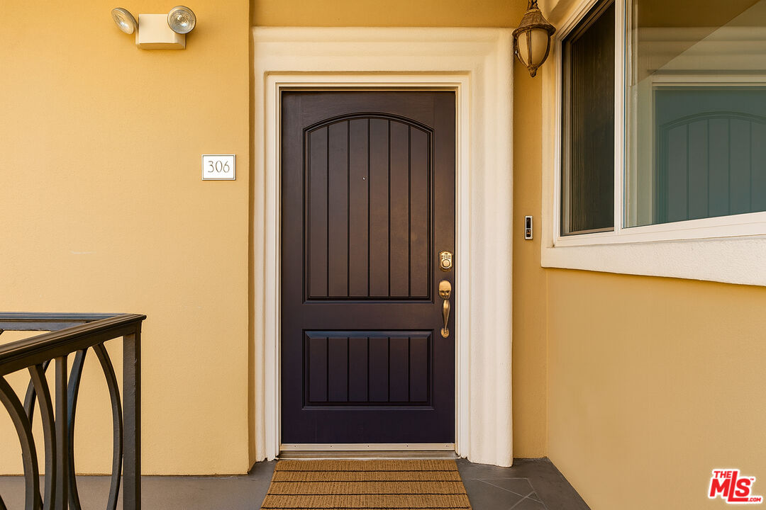 3401 S Bentley Ave Unit: 306