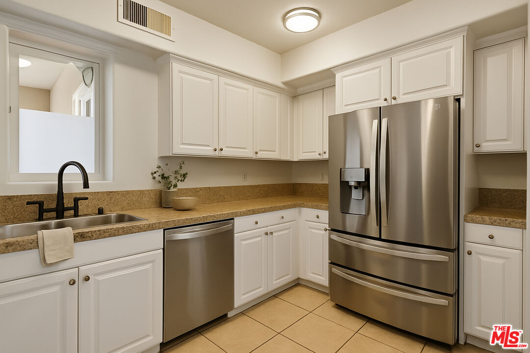 3401 S Bentley Ave Unit: 306