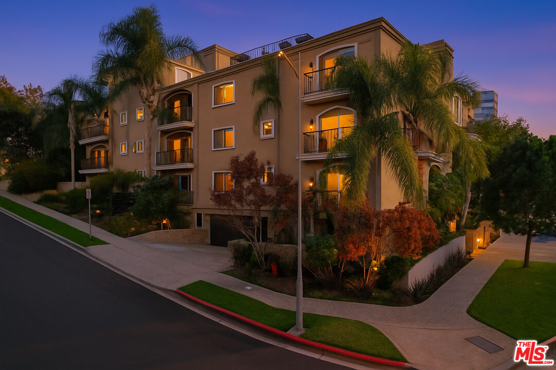 3401 S Bentley Ave Unit: 306