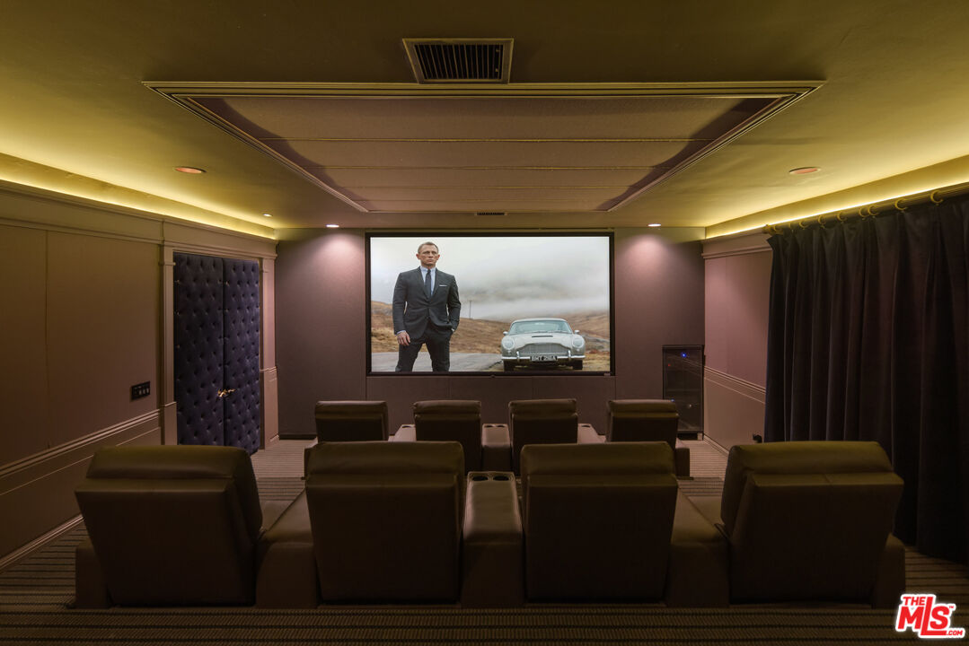 1350 Benedict Canyon Dr