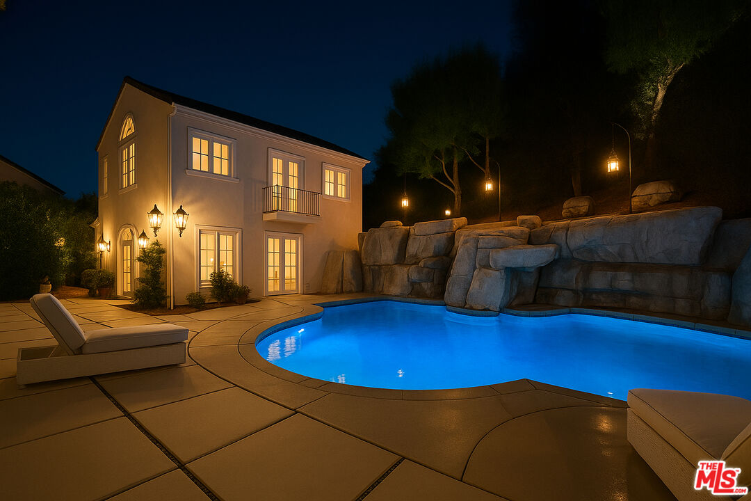 1174 Coldwater Canyon Dr