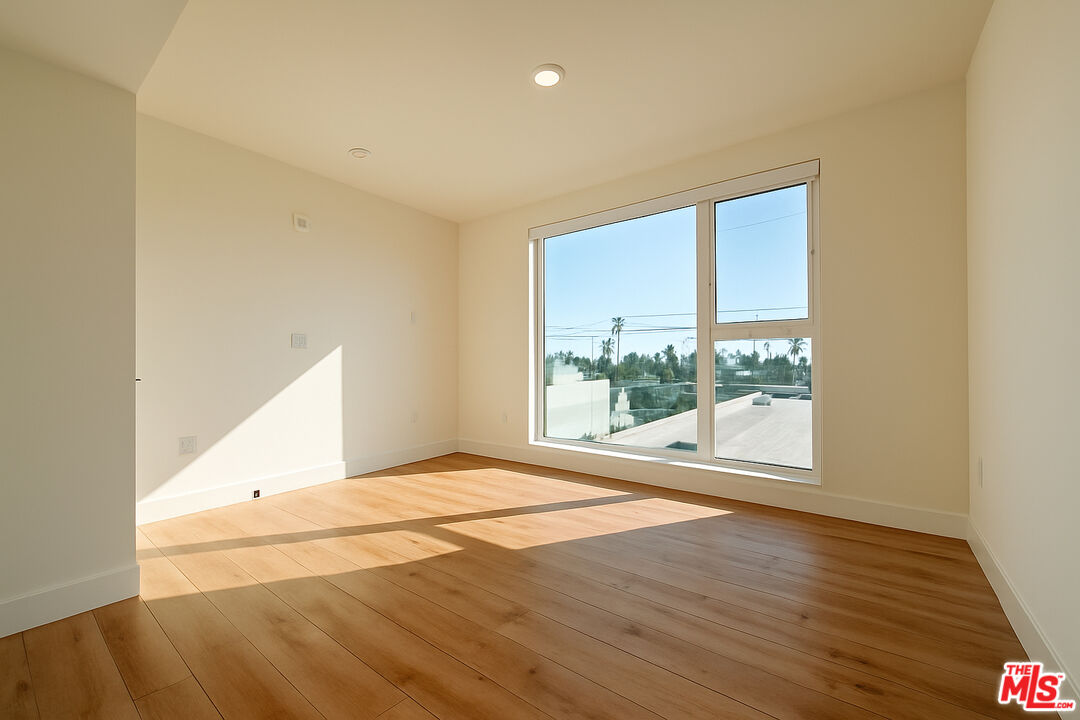 5832 Virginia Ave Unit: 403