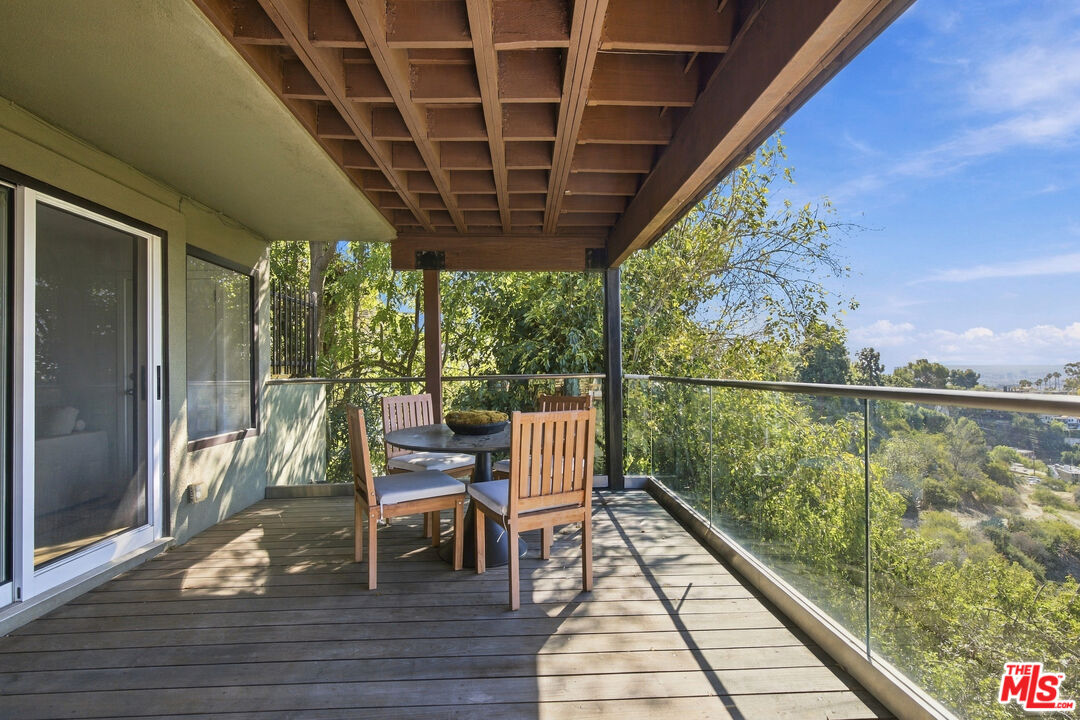 2759 Creston Dr
