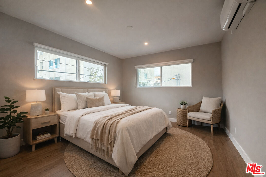 1307 Tamarind Ave Unit: 7