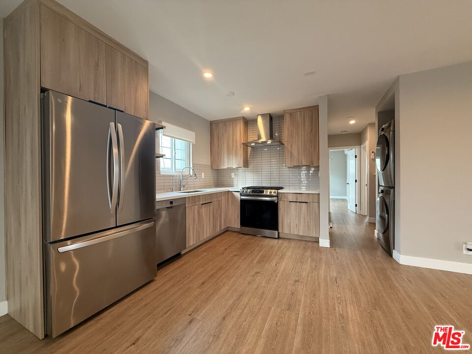 1307 Tamarind Ave Unit: 7