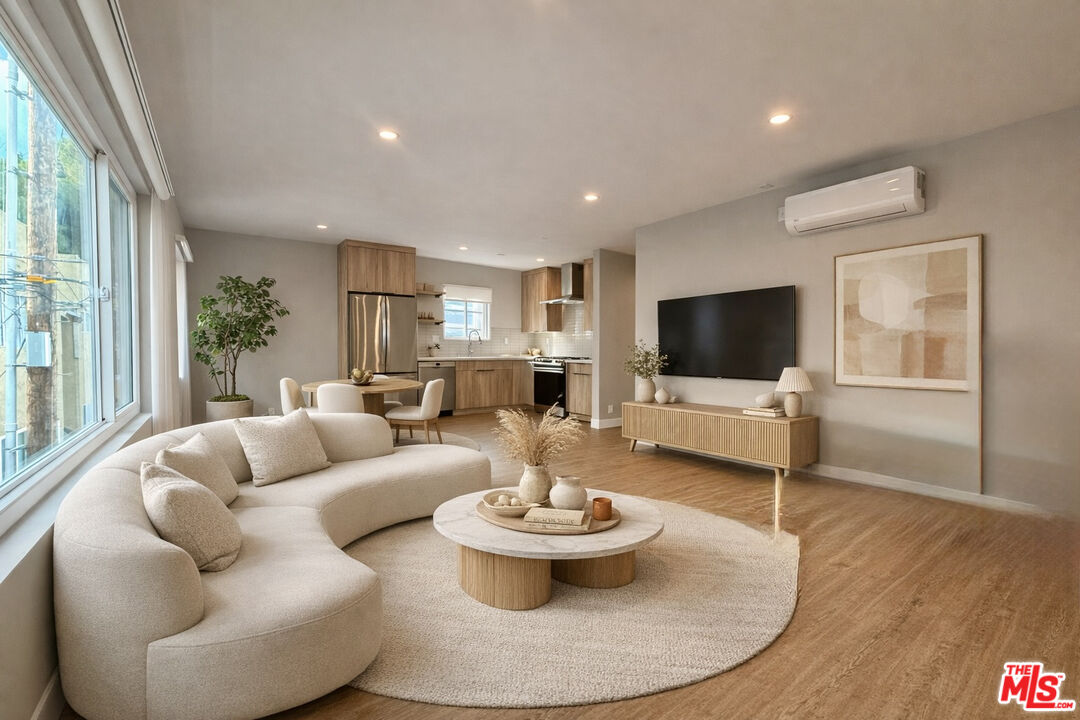 1307 Tamarind Ave Unit: 7