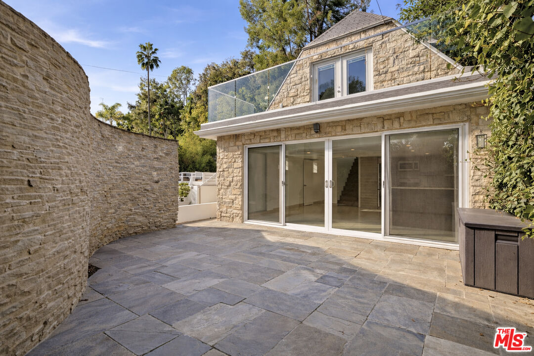 2633 N Commonwealth Ave