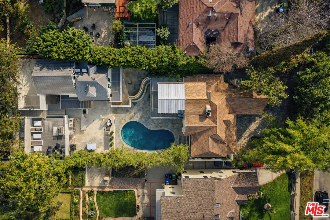 2633 N Commonwealth Ave