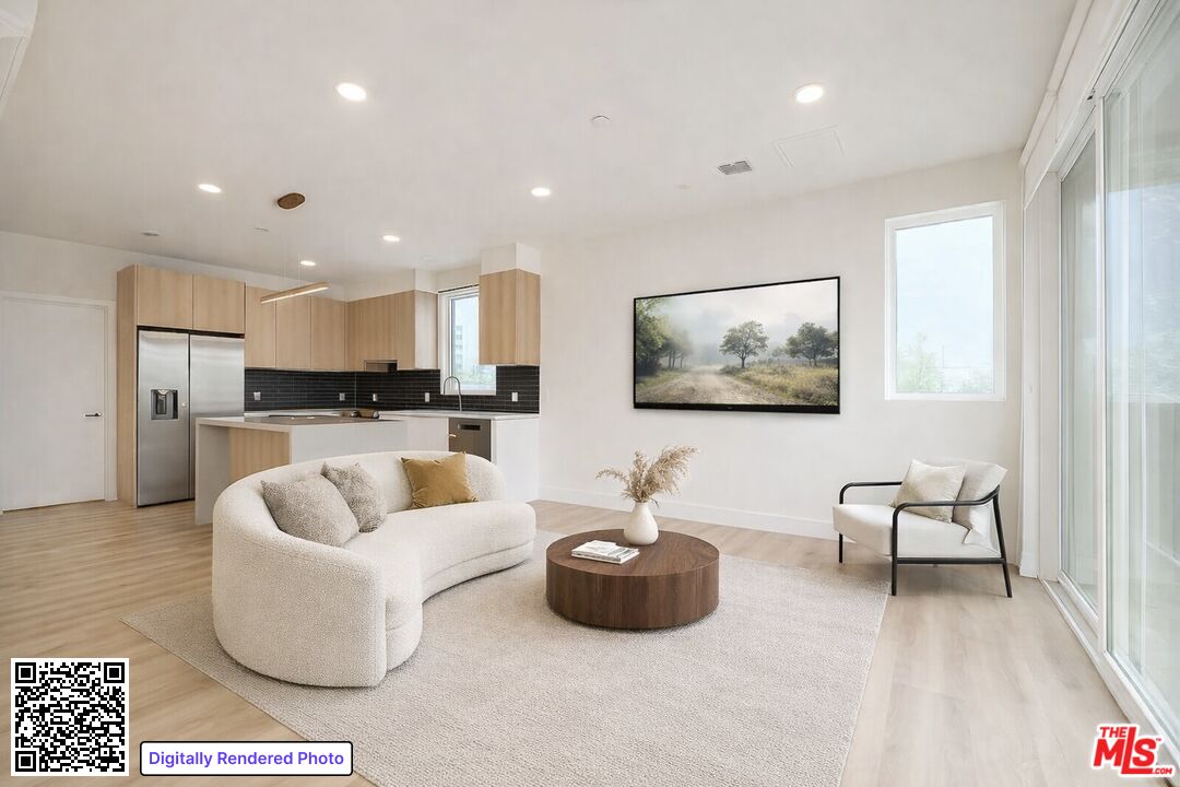 5813 Lexington Ave Unit: 201