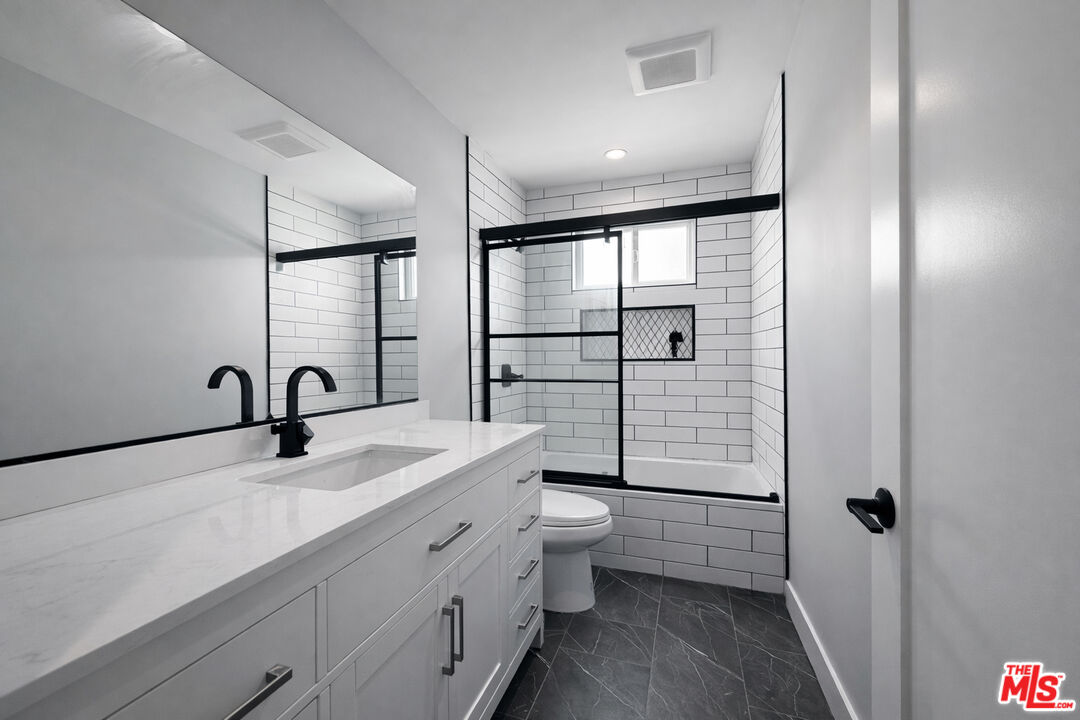 1307 Tamarind Ave Unit: 6