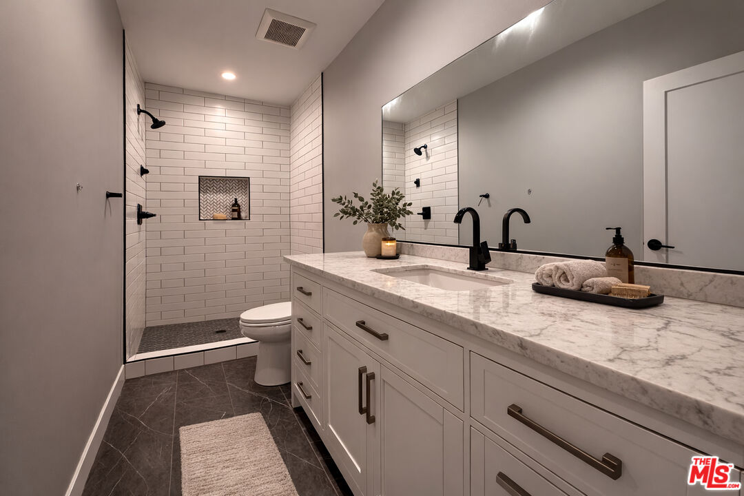 1307 Tamarind Ave Unit: 6