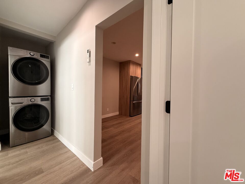 1307 Tamarind Ave Unit: 6