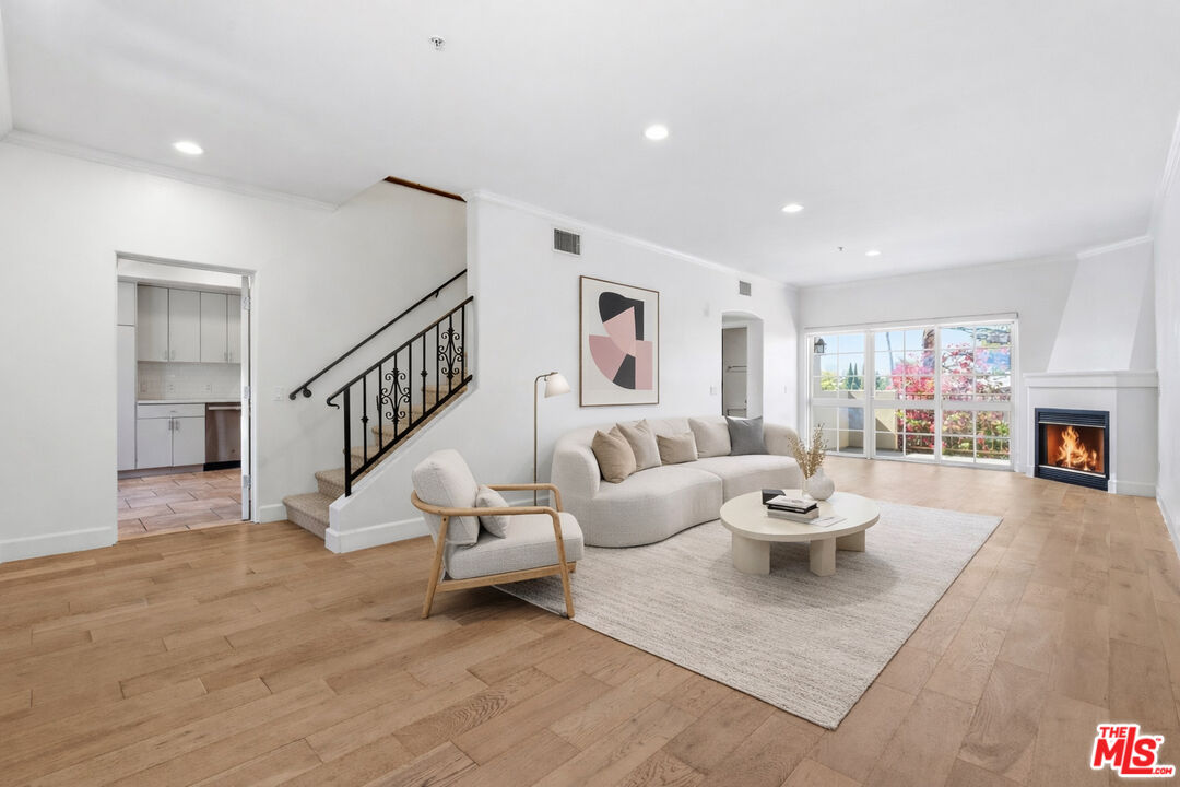 851 N San Vicente Blvd Unit: 318