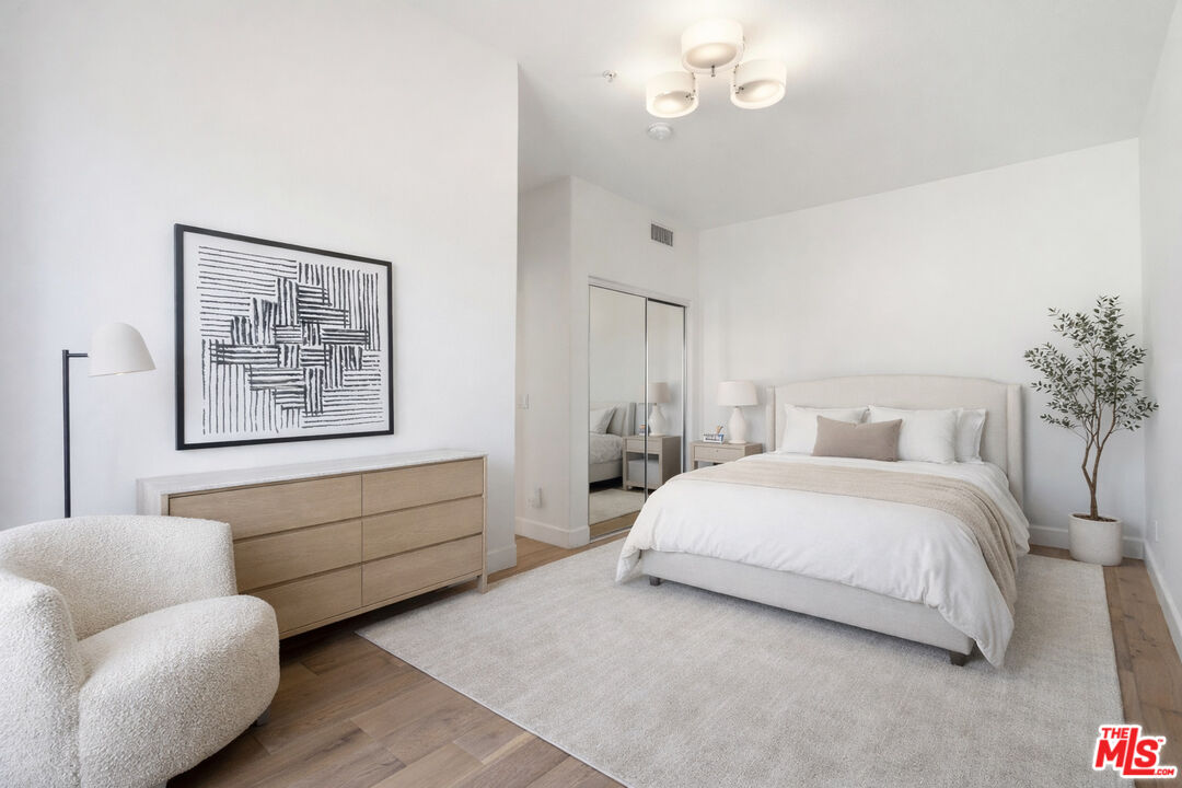 851 N San Vicente Blvd Unit: 318