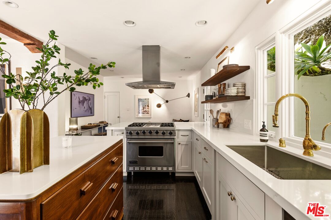3007 Belden Dr