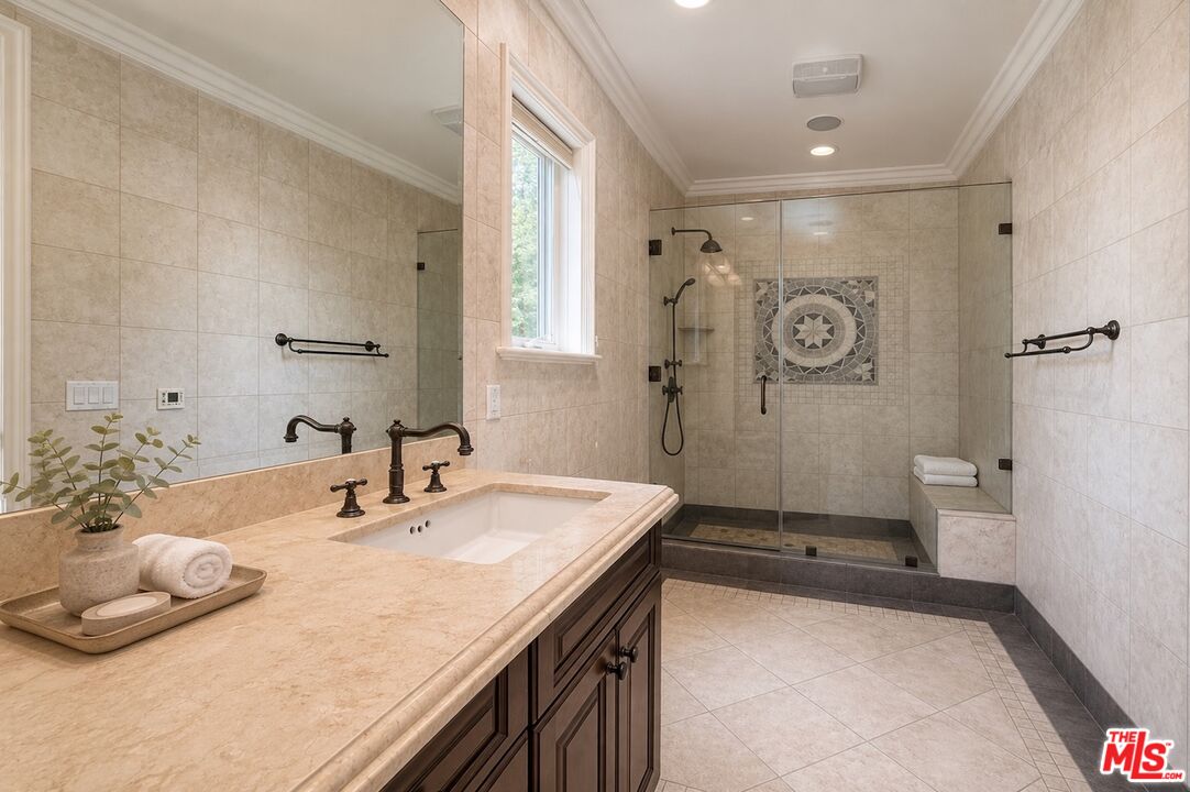 868 Braewood Ct