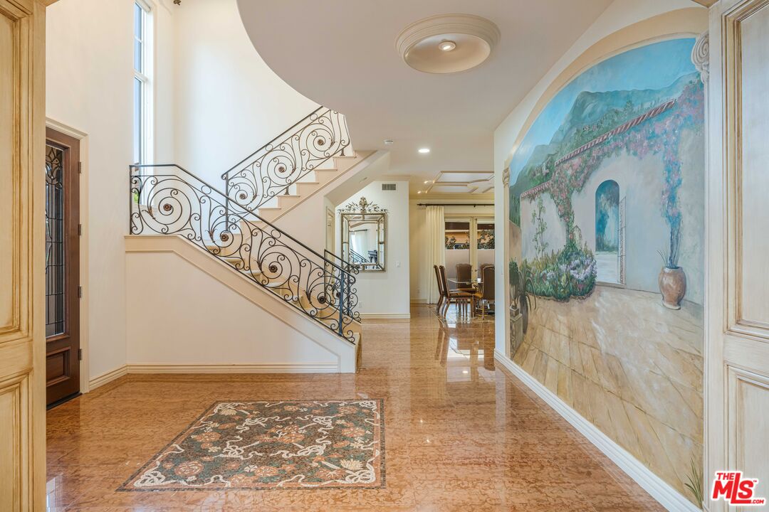 868 Braewood Ct