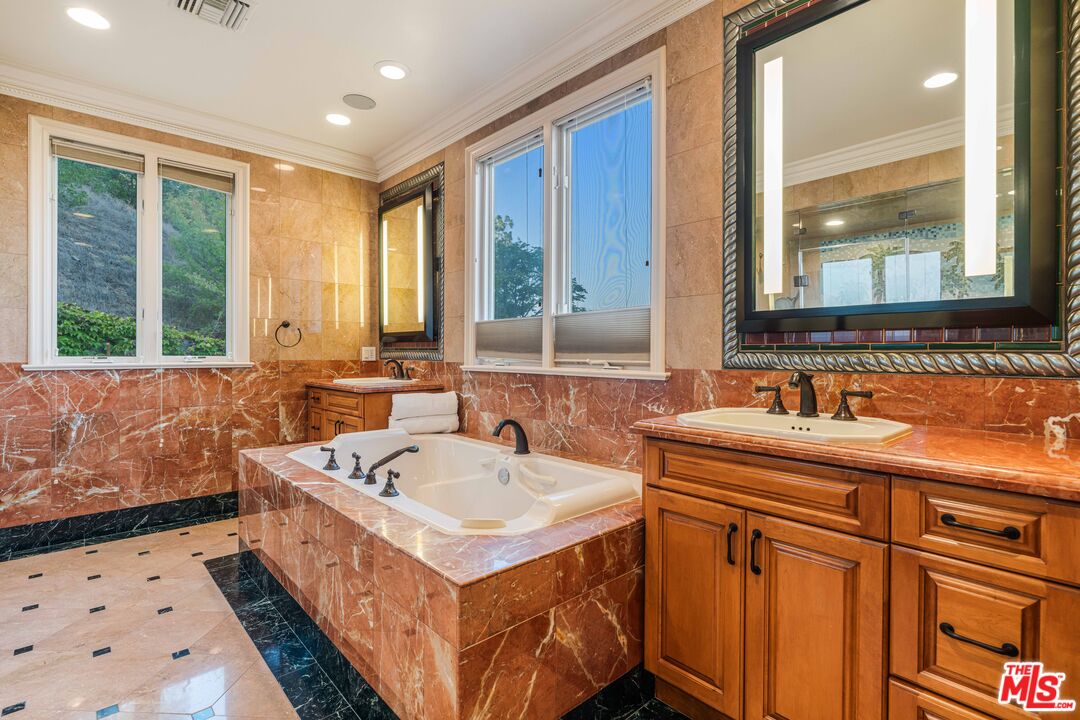 868 Braewood Ct