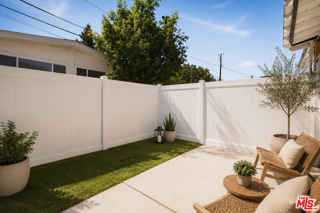 6031 Fallbrook Ave