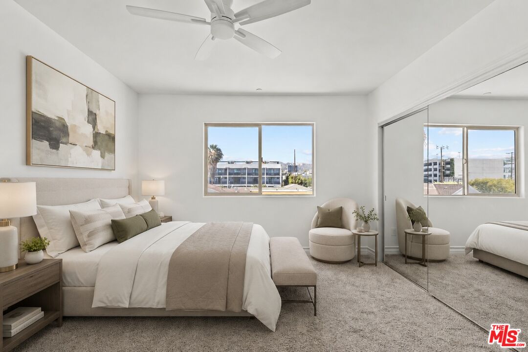 936 N Hudson Ave Unit: 302