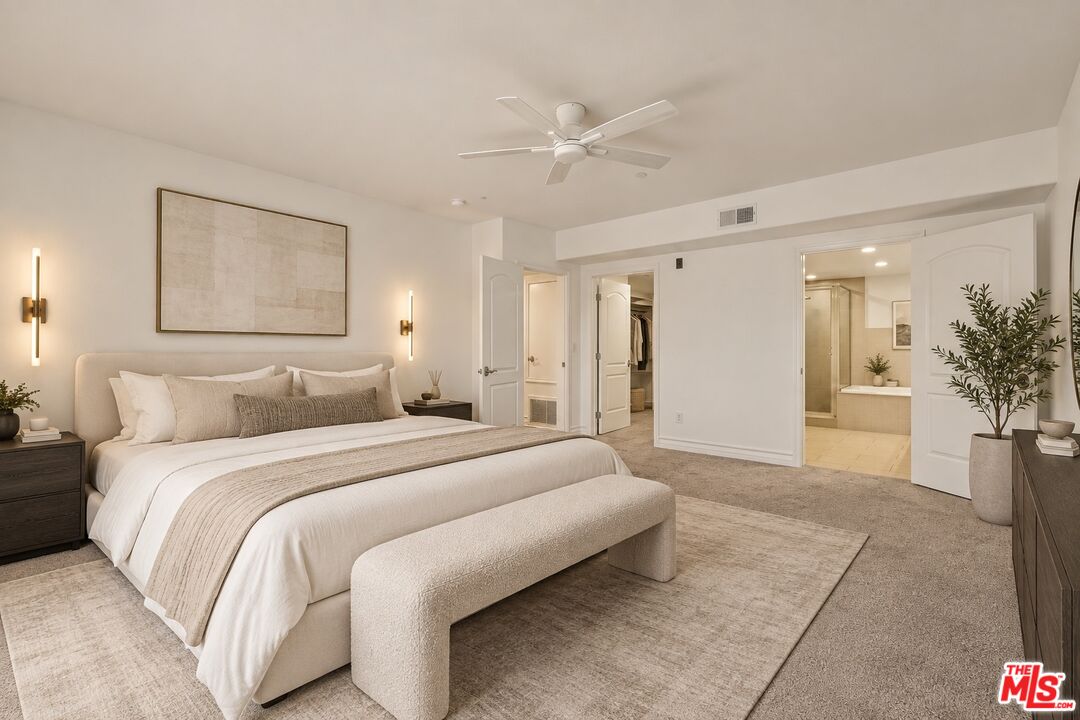936 N Hudson Ave Unit: 302