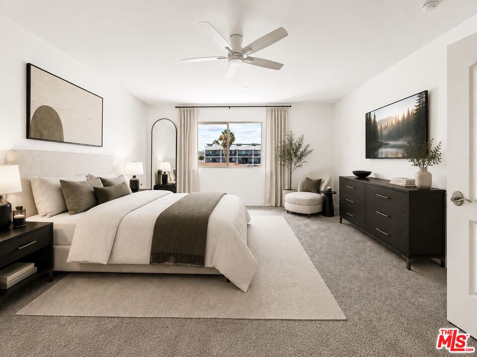 936 N Hudson Ave Unit: 302