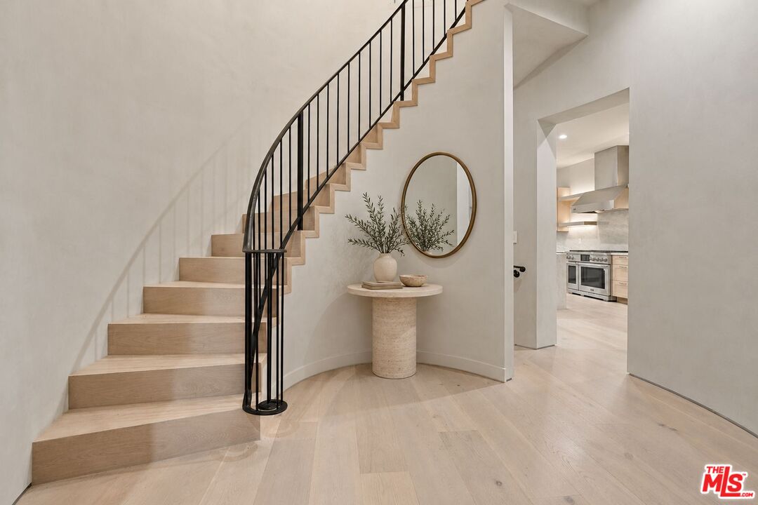 1969 Curson Pl
