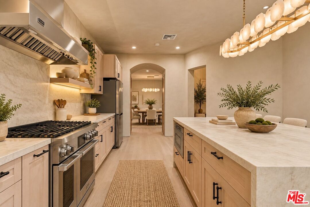 1969 Curson Pl