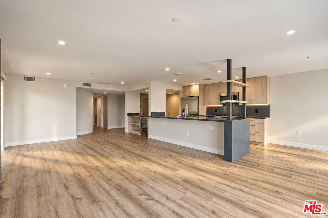 10951 National Blvd Unit: 201