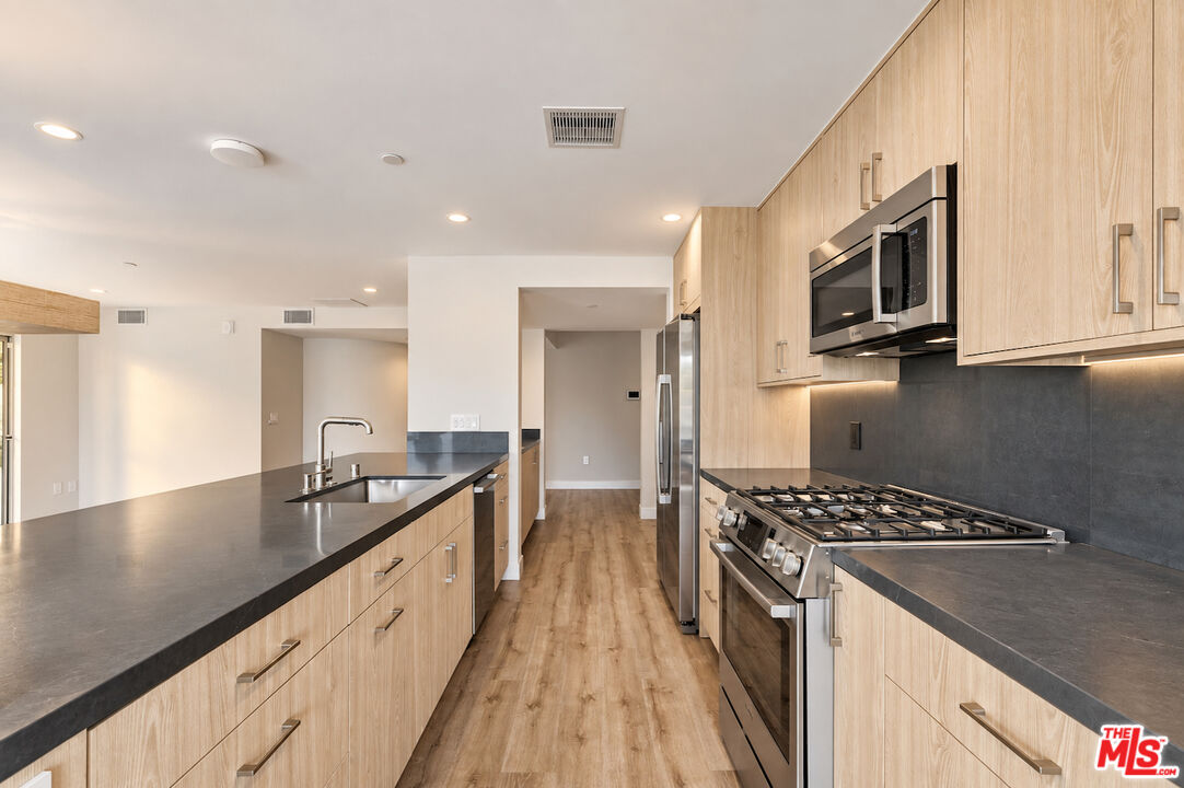 10951 National Blvd Unit: 201